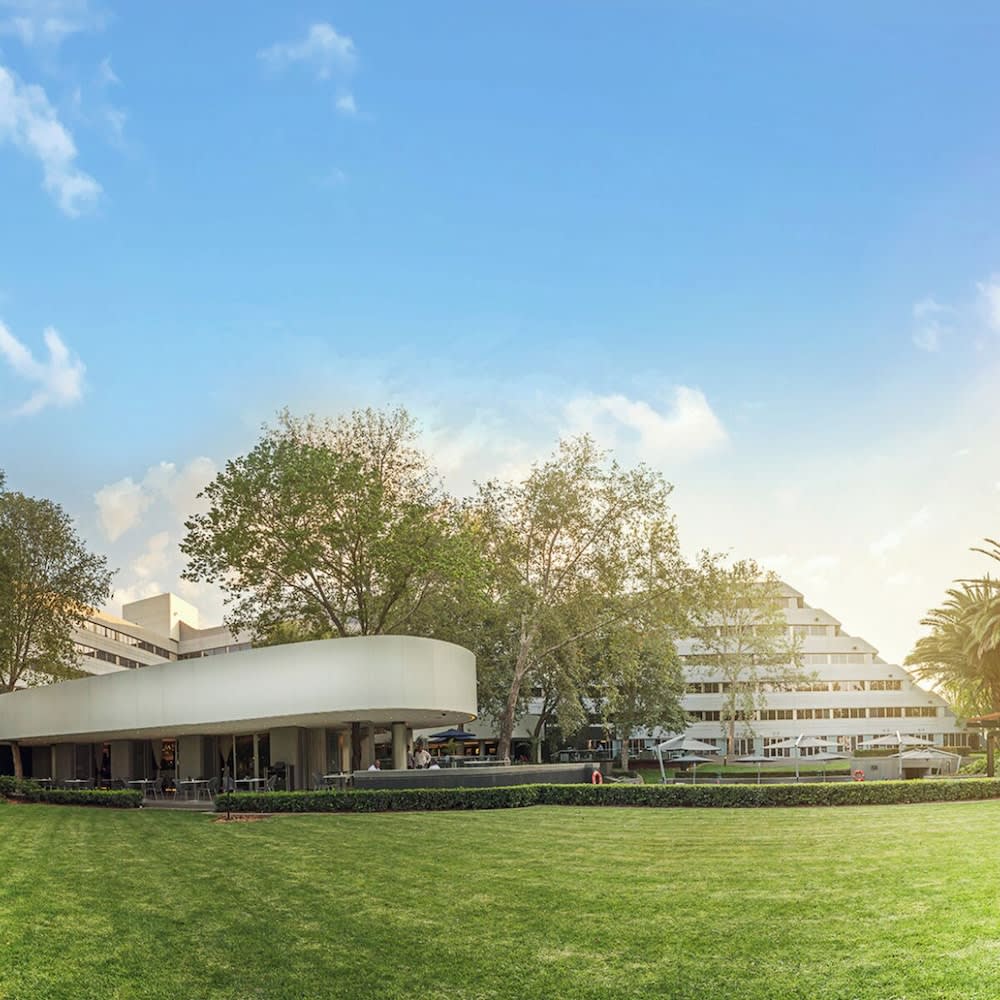 The Maslow Hotel, Sandton 1