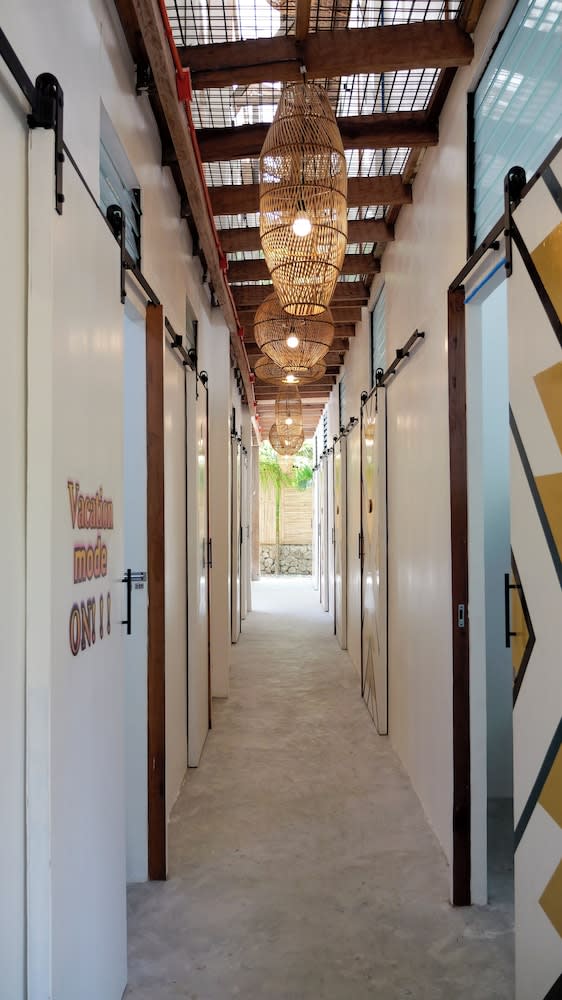 Sip Sunset Hostel and Lounge 1
