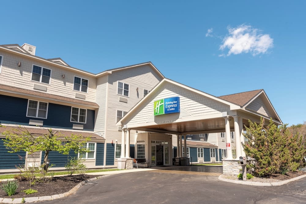 Holiday Inn Express & Suites HAMPTON SOUTH-SEABROOK by IHG 1