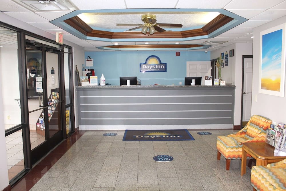 Days Inn by Wyndham Franklin 2