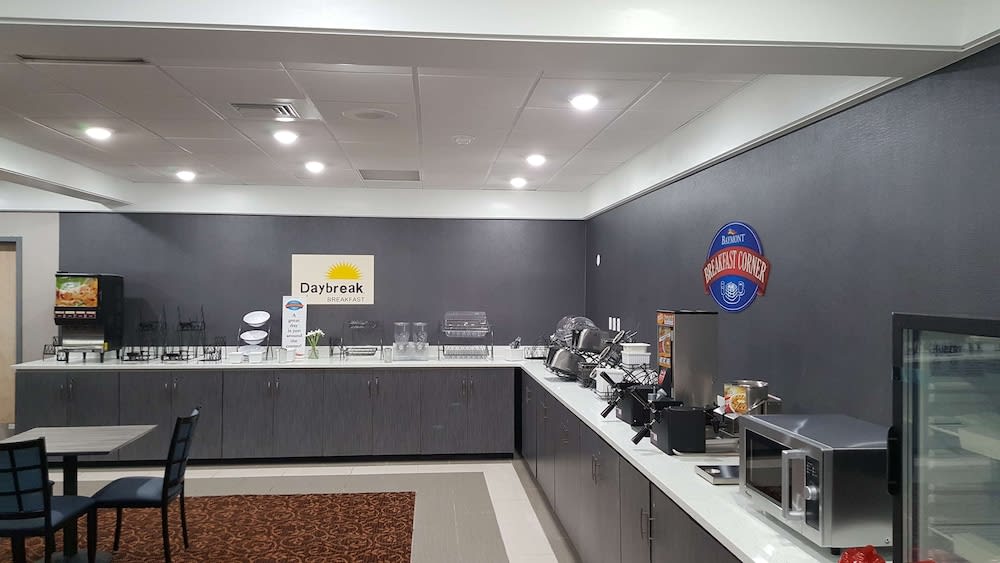 Baymont by Wyndham Grand Rapids Near Downtown 1