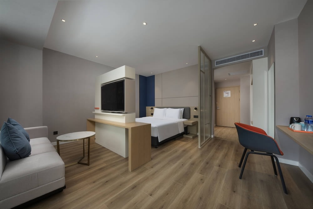 Holiday Inn Express Chongqing Caiyun Lake by IHG 5