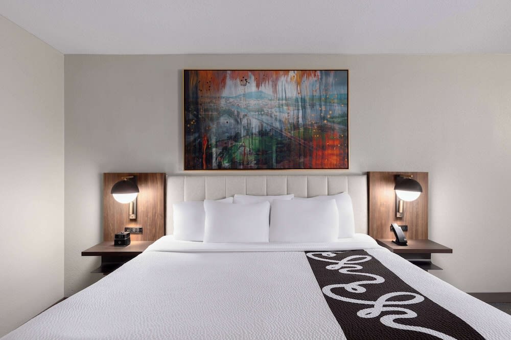 La Quinta by Wyndham Knoxville Central Papermill 1