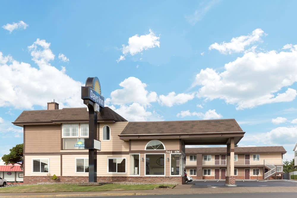Days Inn by Wyndham Newport OR 1
