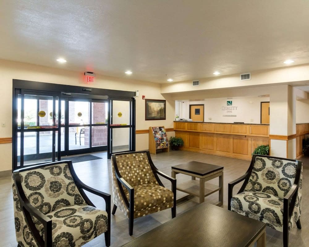 Quality Inn Buffalo 2