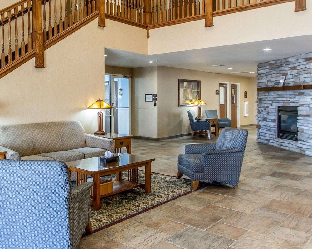 Quality Inn & Suites Fort Madison near Hwy 61 1