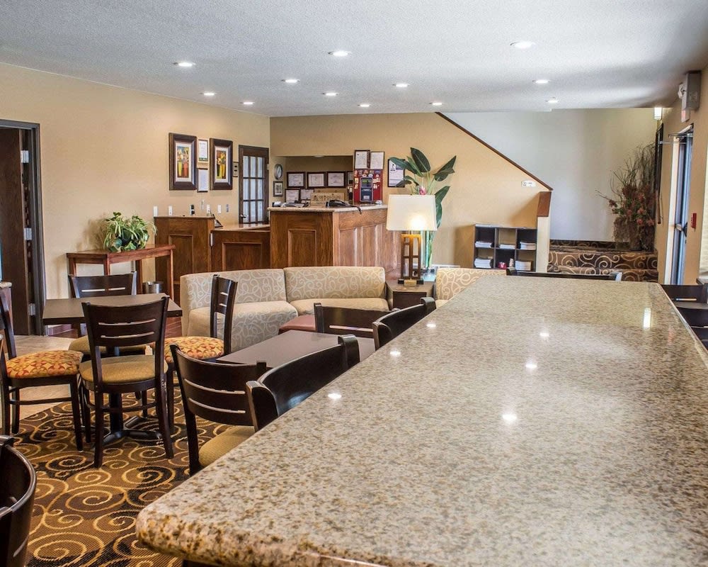 Rodeway Inn & Suites near Okoboji Lake 2