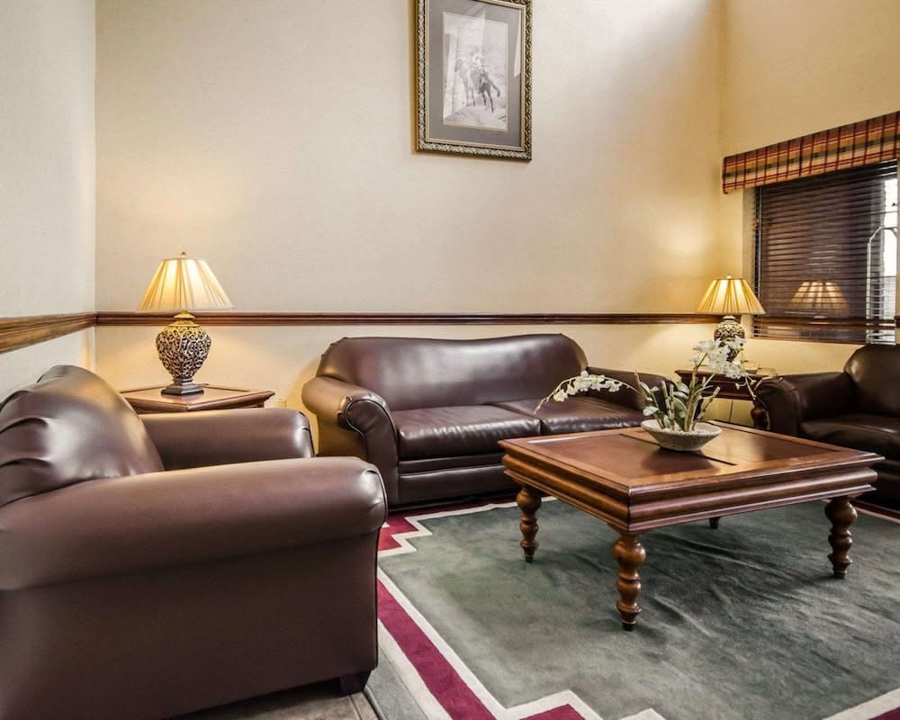 Quality Suites Jeffersonville - Louisville North 2