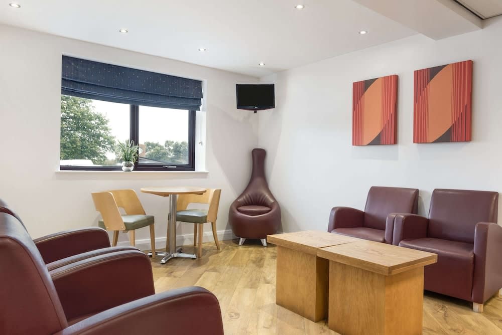 Days Inn by Wyndham Corley NEC M6 4