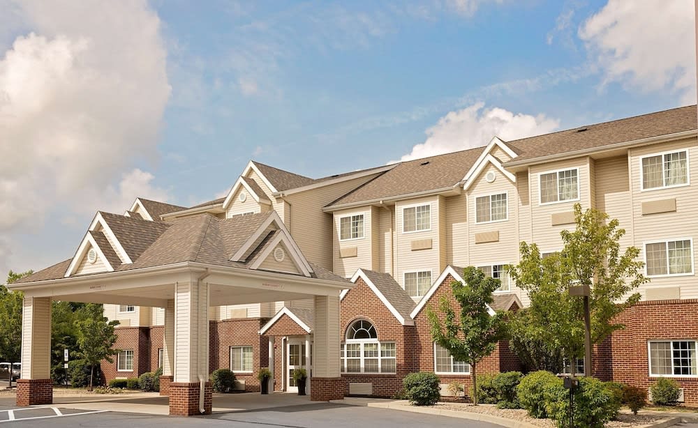 Microtel Inn and Suites by Wyndham - Geneva 1