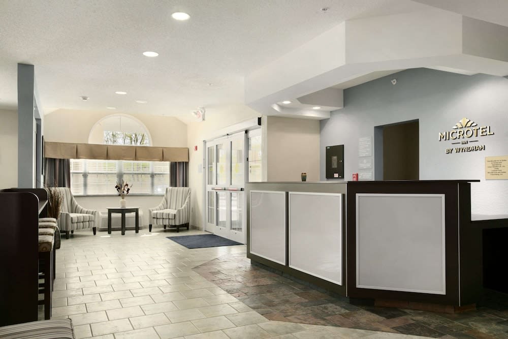 Microtel Inn and Suites by Wyndham - Geneva 4