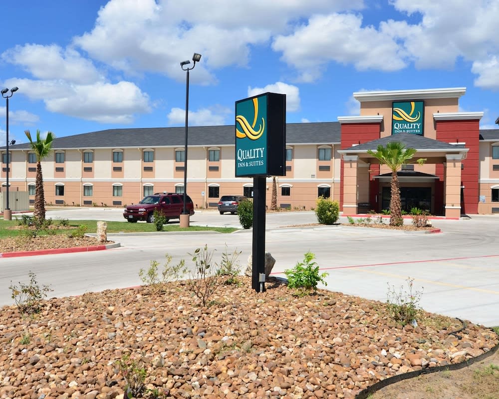Quality Inn & Suites Kenedy - Karnes City 1