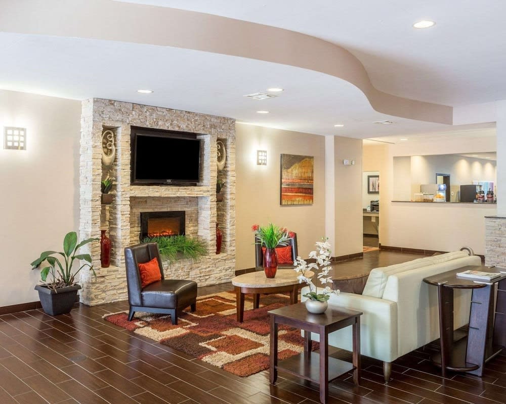 Comfort Suites Mandeville - Covington 2