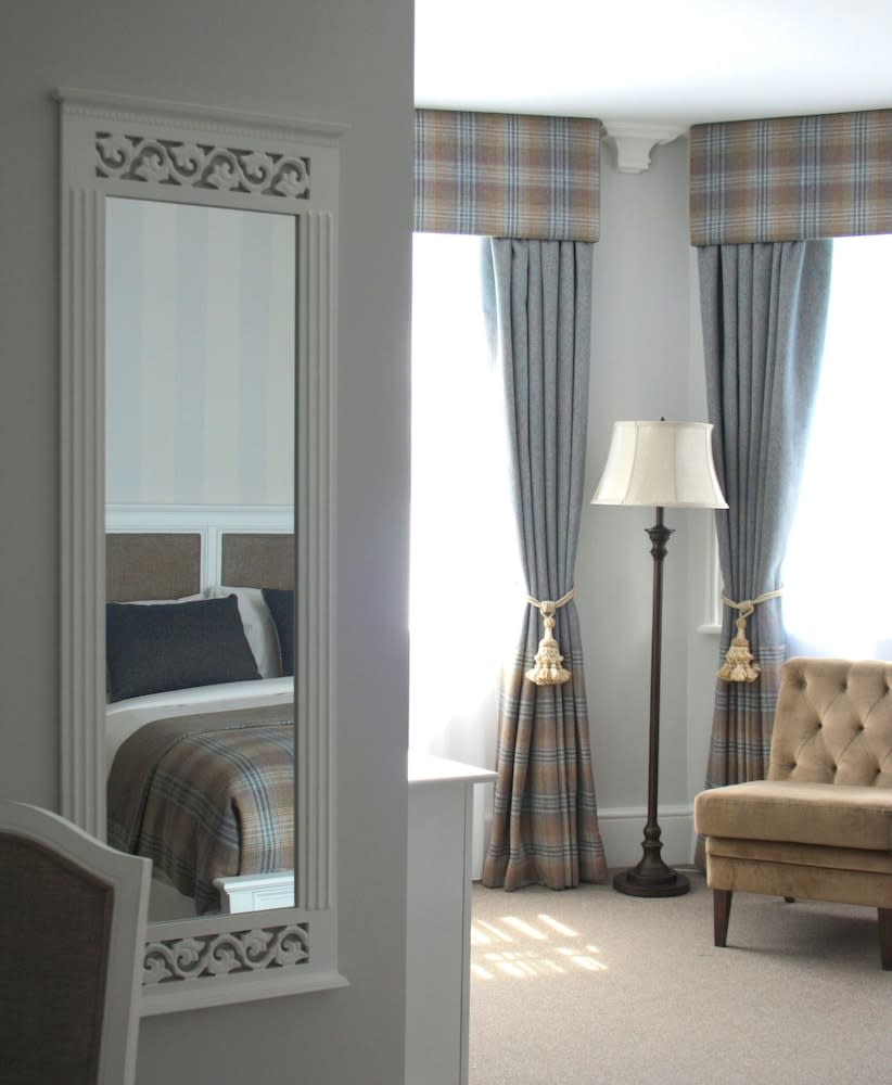The Clerk & Well Pub and Rooms 1