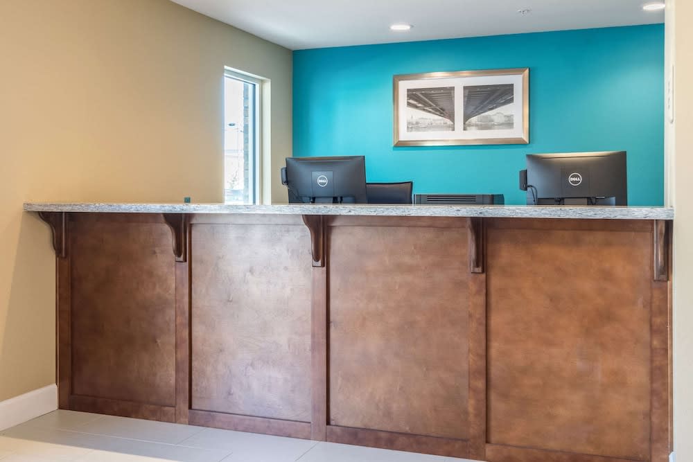 Econo Lodge Inn & Suites North Little Rock near Riverfront 2