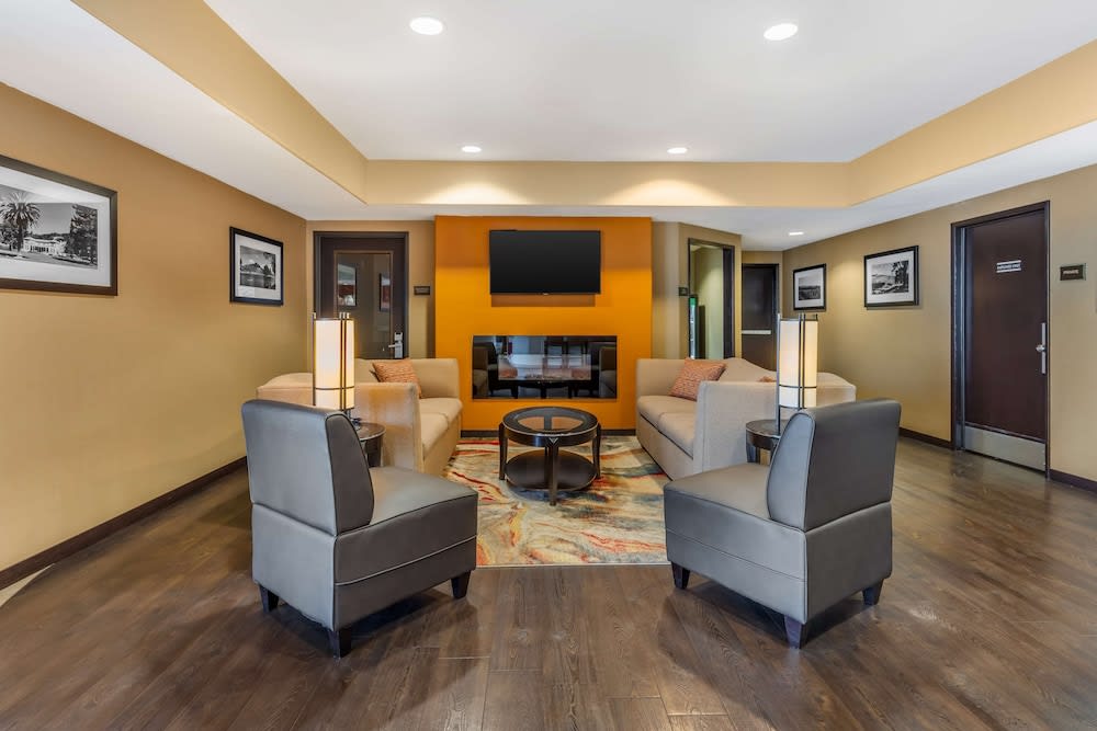Best Western Plus Wine Country Inn & Suites 2