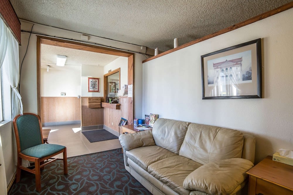 Rodeway Inn Cheyenne I-80 East 2