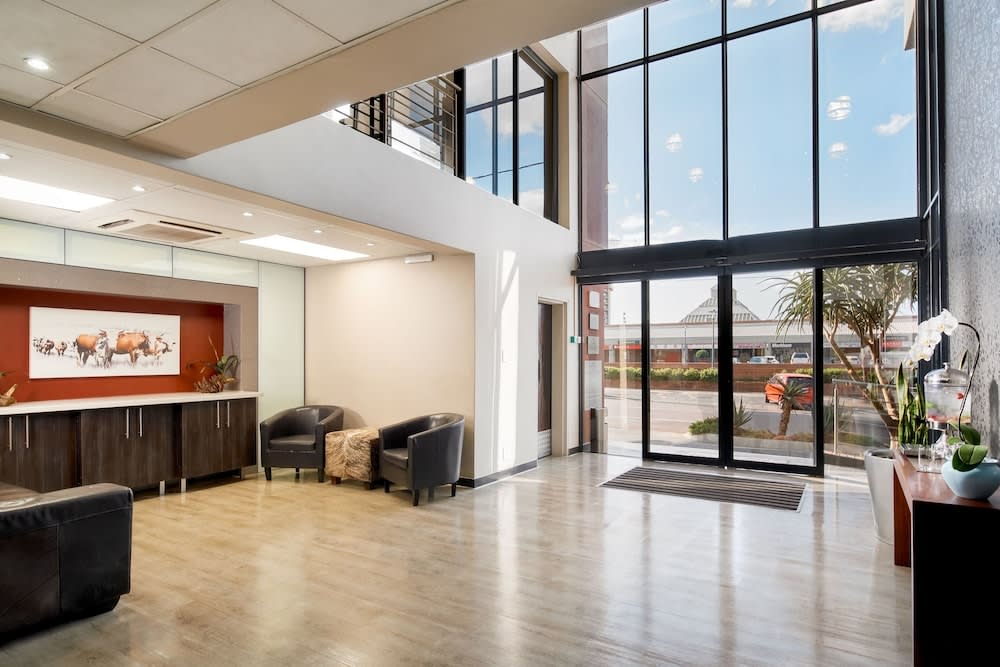 Protea Hotel by Marriott Pretoria Hatfield 2