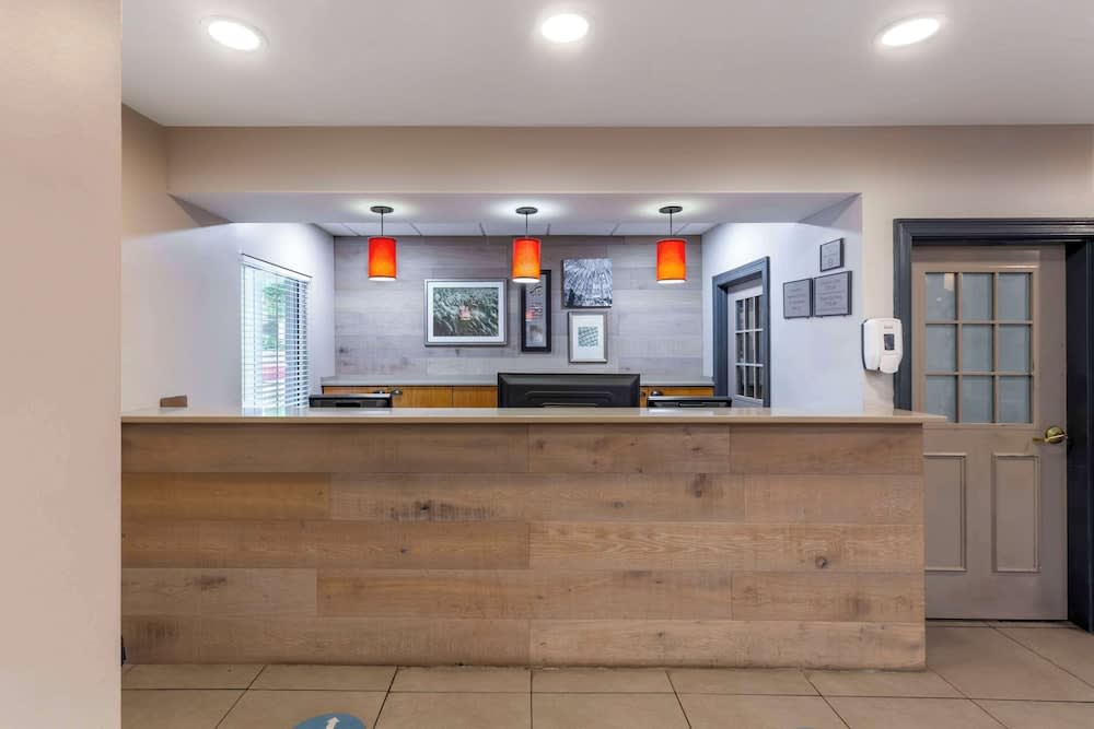 Country Inn & Suites by Radisson, Newport News South, VA 2