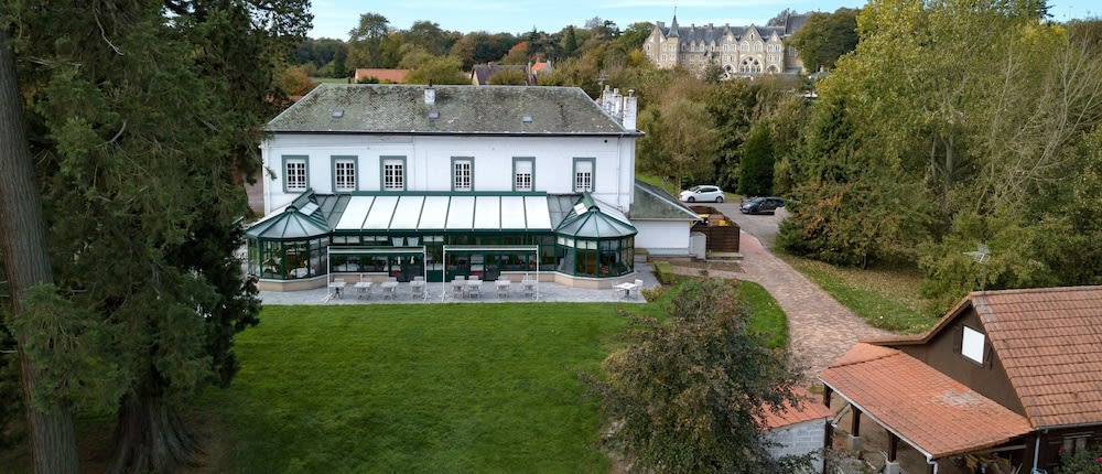 Logis - Hotel Restaurant La Sapinière 1
