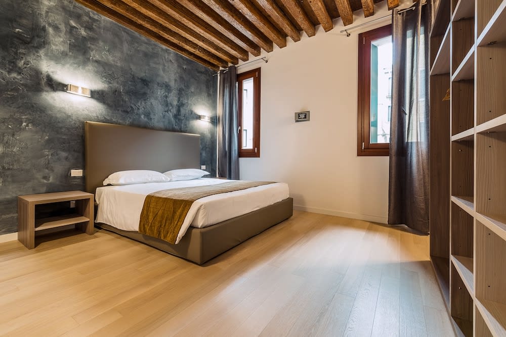 Charming Palace Corte del Teatro 1