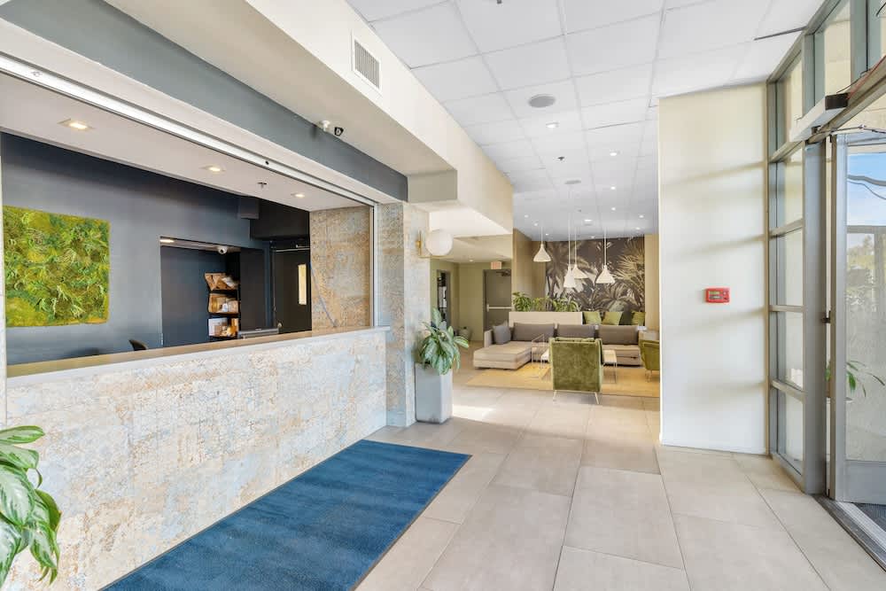 Uptown Inn - Limited Service Apart-Hotel 2