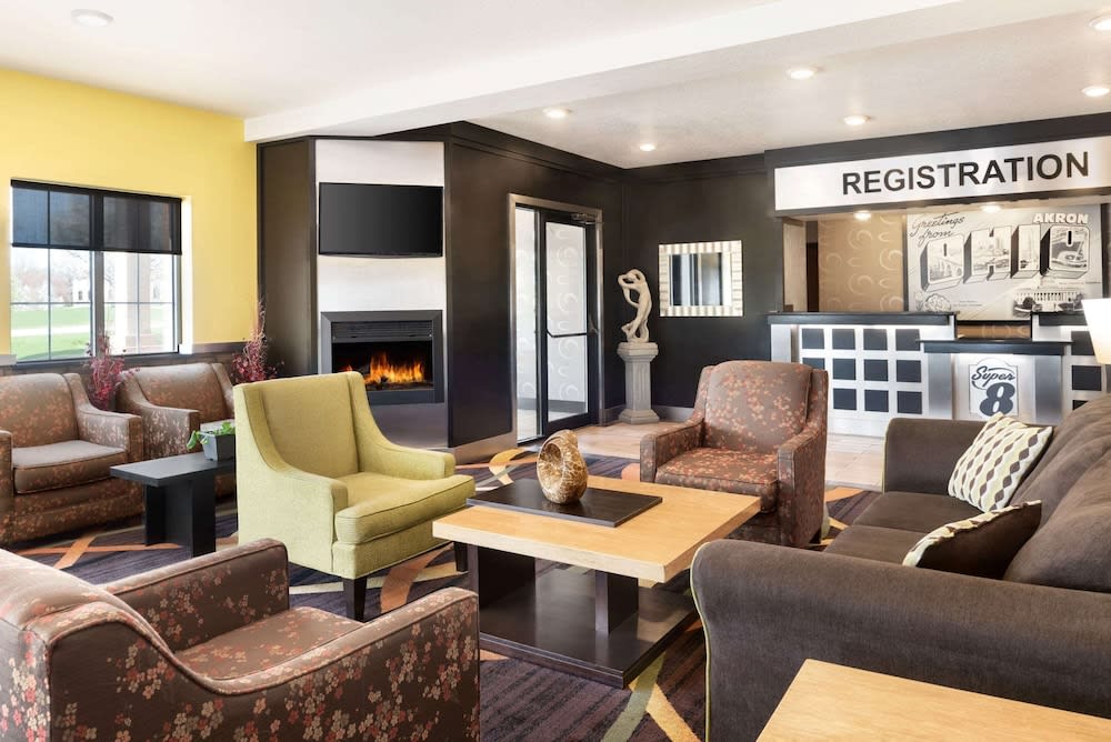 Super 8 by Wyndham Akron S/Green/Uniontown OH 3