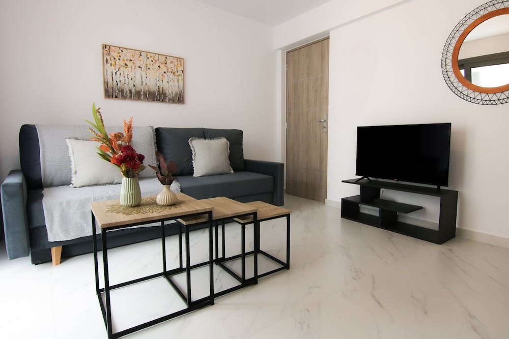 Phaedrus Living Skiathos Luxury Residences Gri 2
