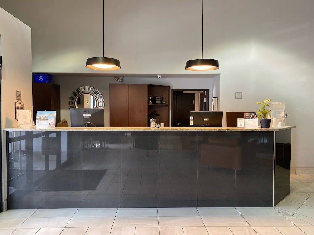 Super 8 by Wyndham Lachenaie/Terrebonne 2