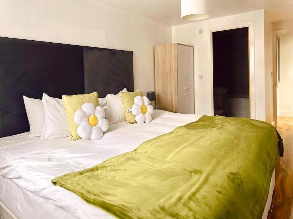Canary Wharf Apartments 1