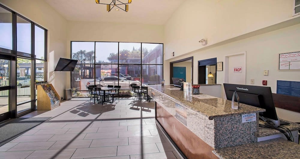 SureStay Plus Hotel by Best Western Sacramento North 2