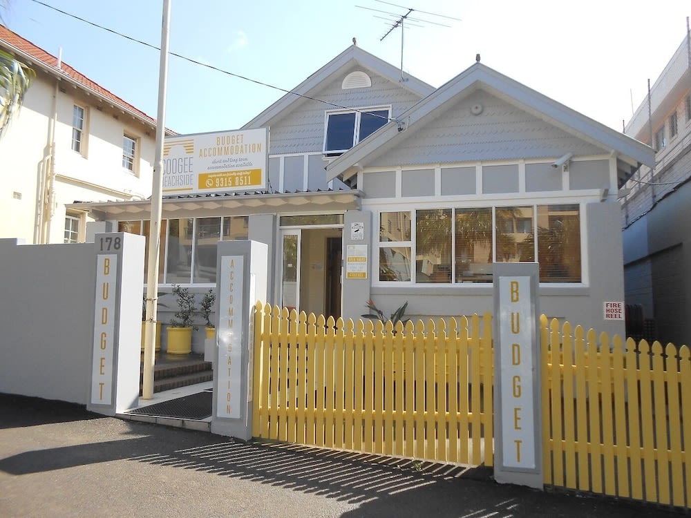 Coogee Beachside Hostel 1