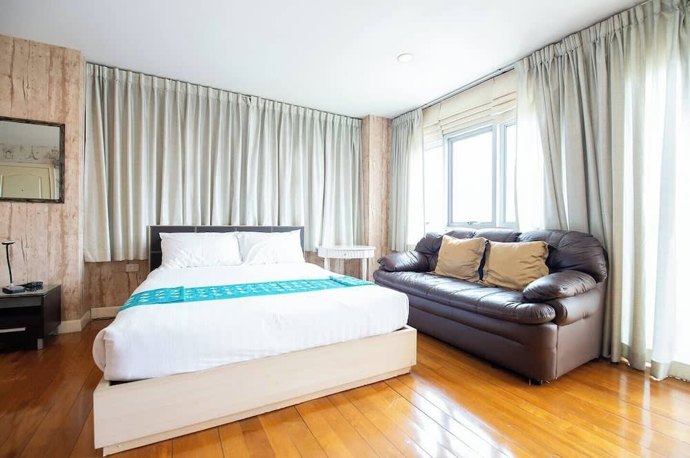 Nara Suite Residence Bangkok 5