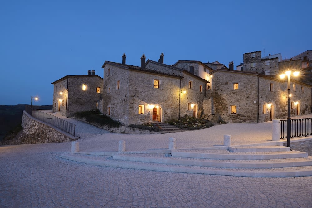 Borgotufi Albergo Diffuso 1