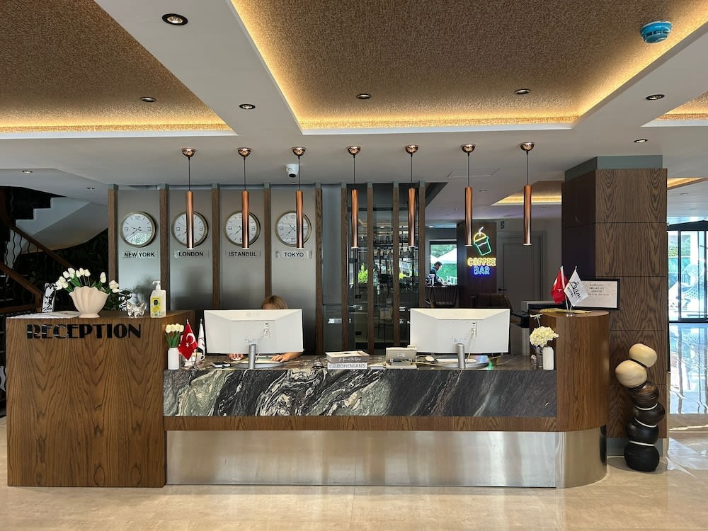 Sam Hotel 2