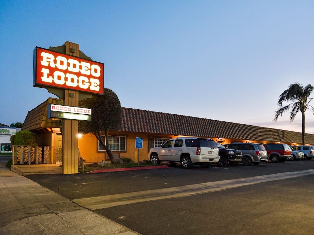 Rodeo Lodge 1