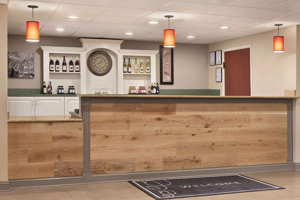 Country Inn & Suites by Radisson, Wytheville, VA 3