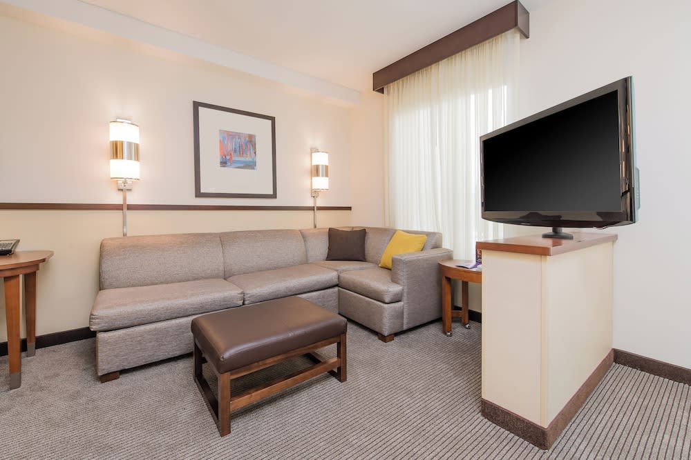 Hyatt Place Charleston Airport/Convention Center 5