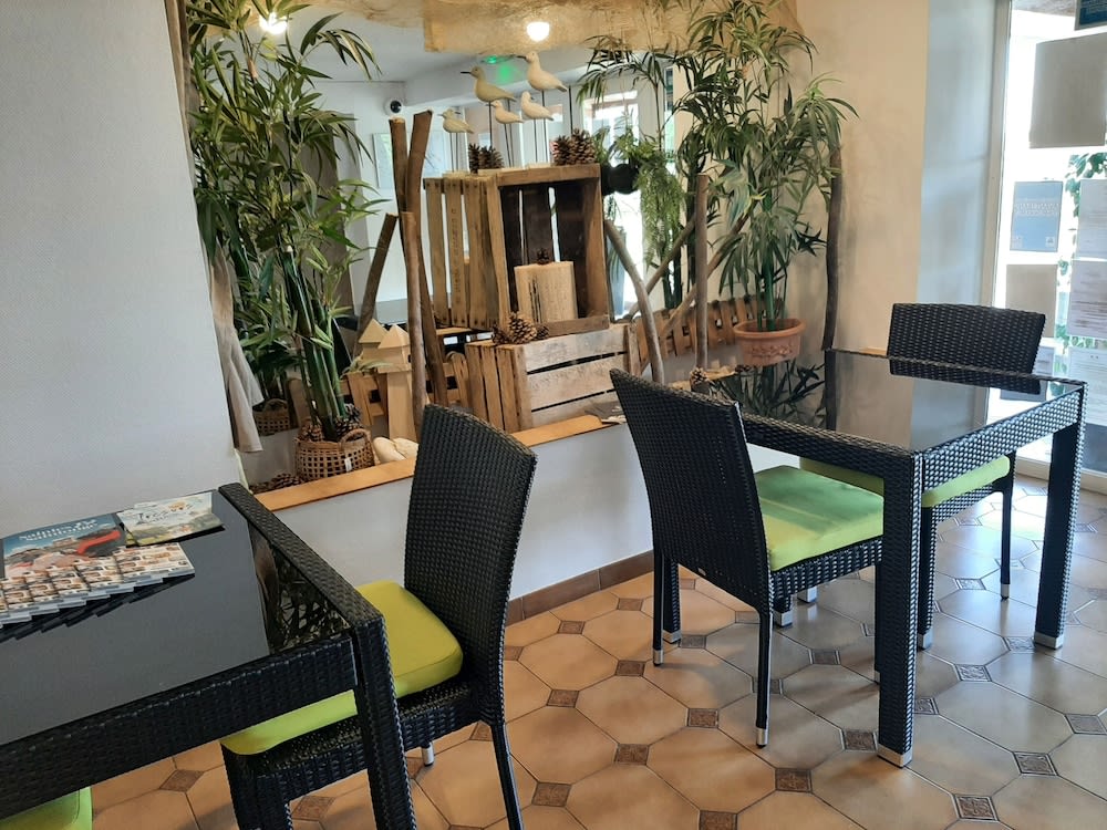 Sure Hotel by Best Western Saintes 2