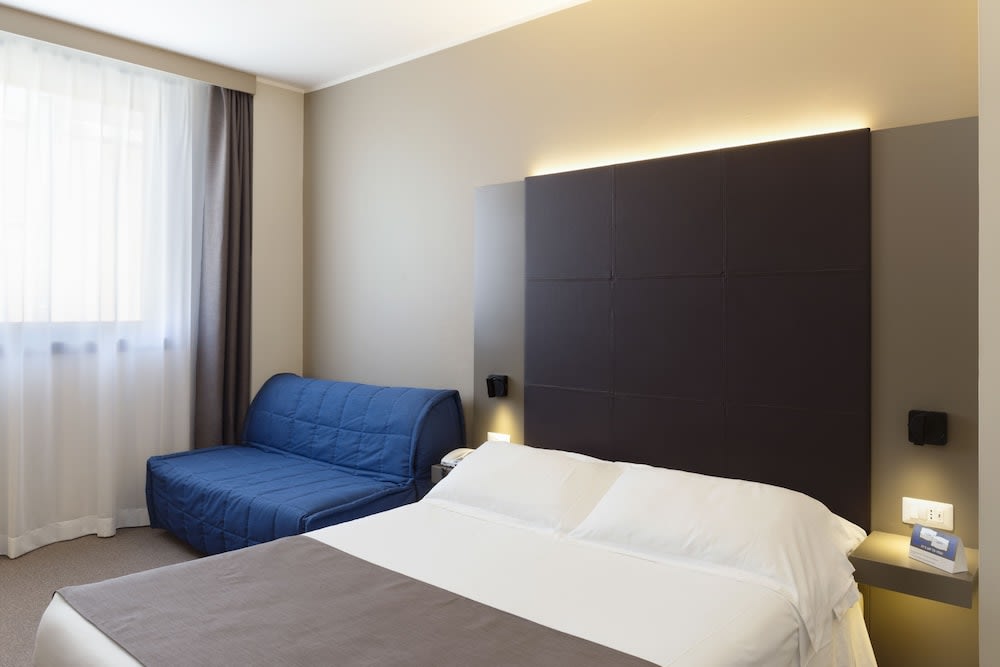 City Hotel & Suites Foligno 5