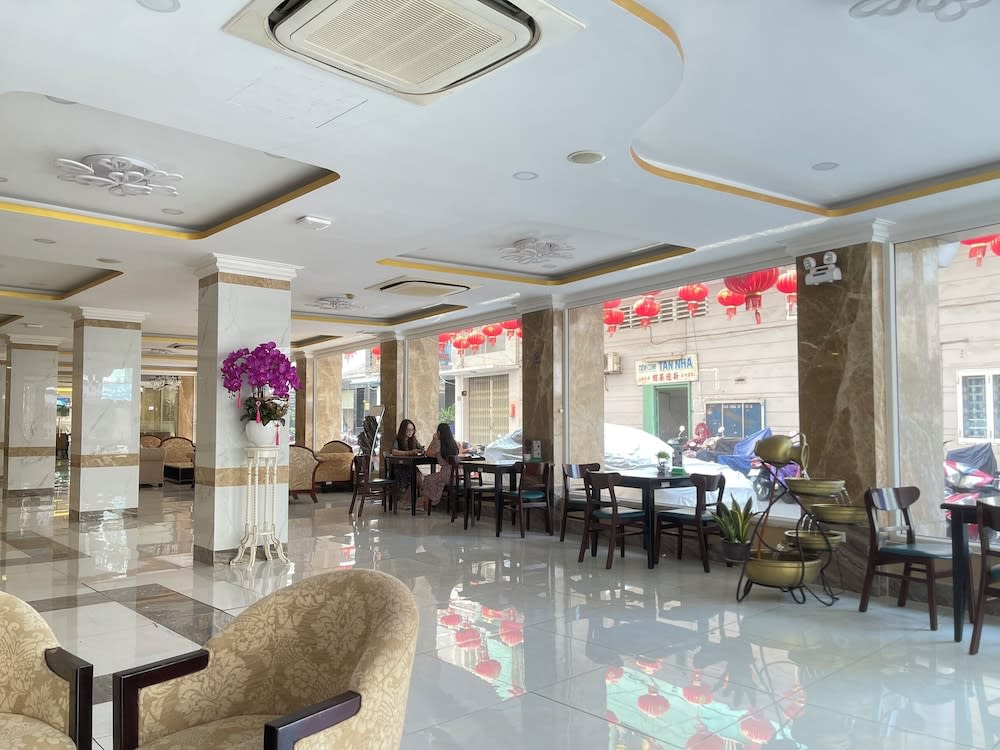 Đông Kinh Hotel 2