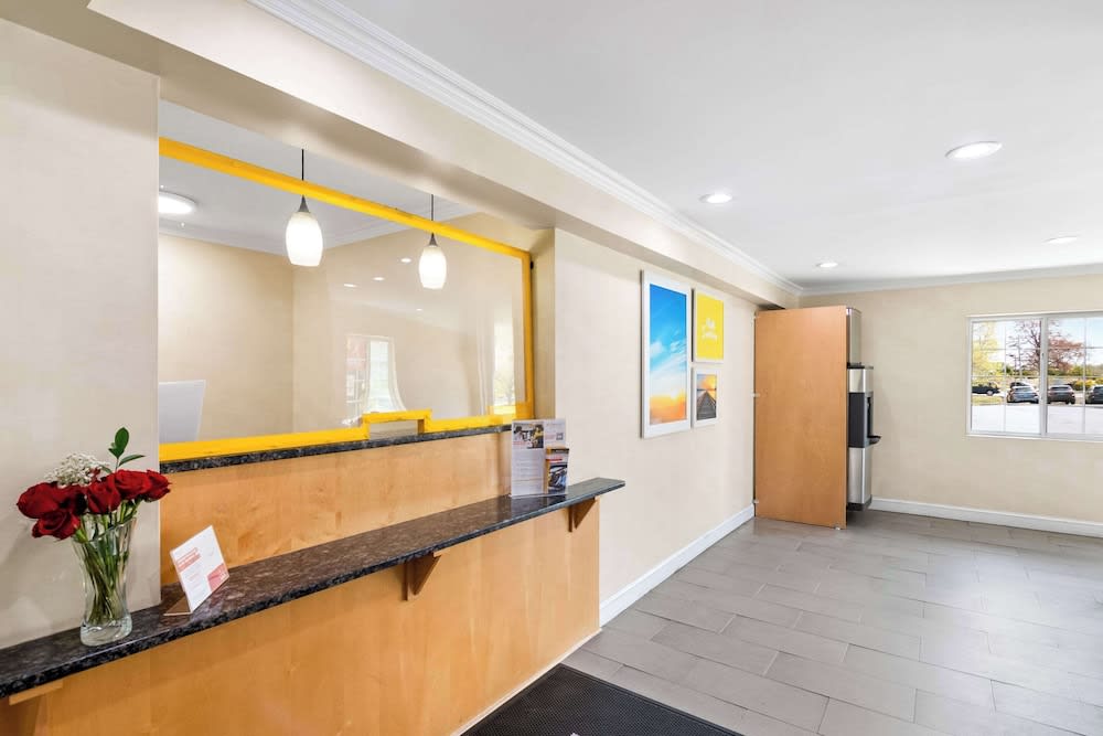 Econo Lodge Bethel - Danbury 2