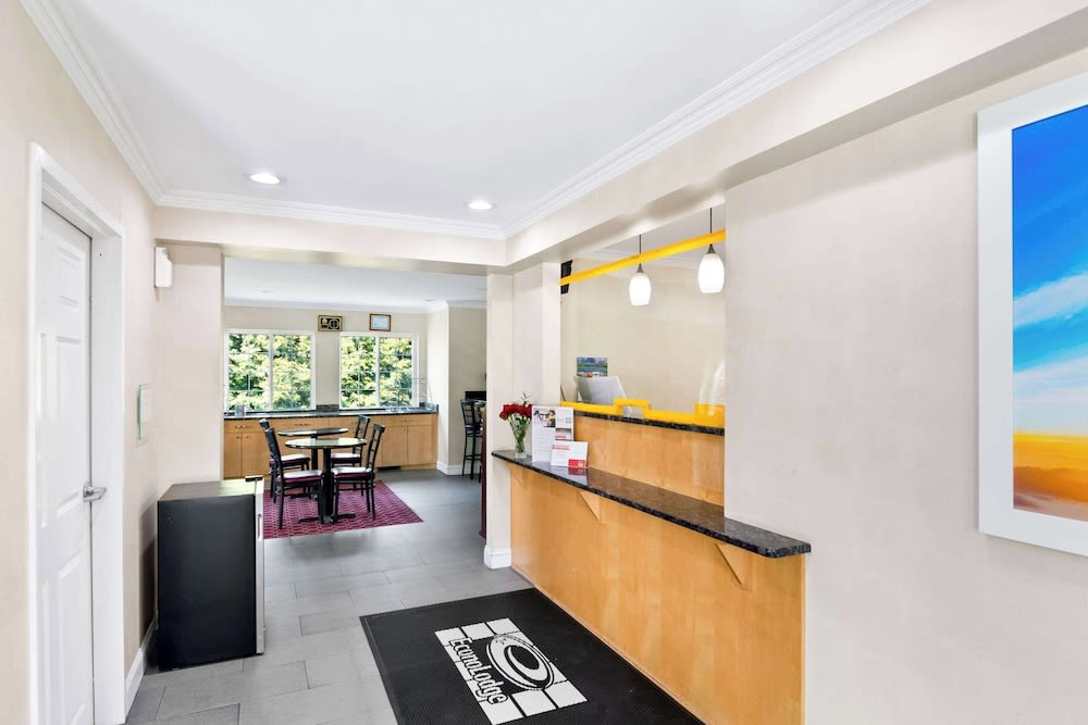 Econo Lodge Bethel - Danbury 4