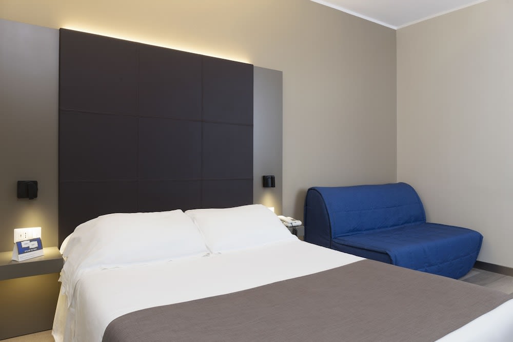 City Hotel & Suites Foligno 4