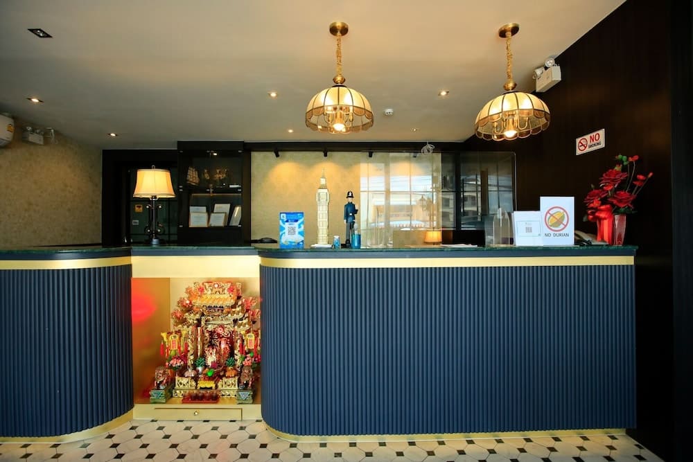 We Resident Hotel 2