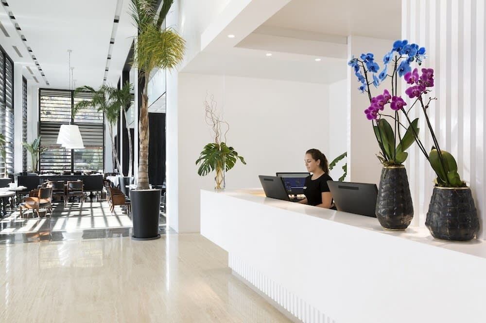 Hotel Puerta America 5