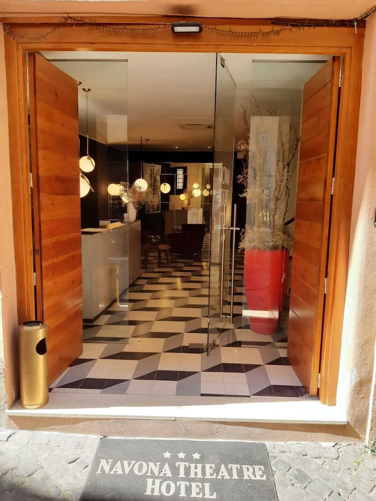 Navona Theatre Hotel 5