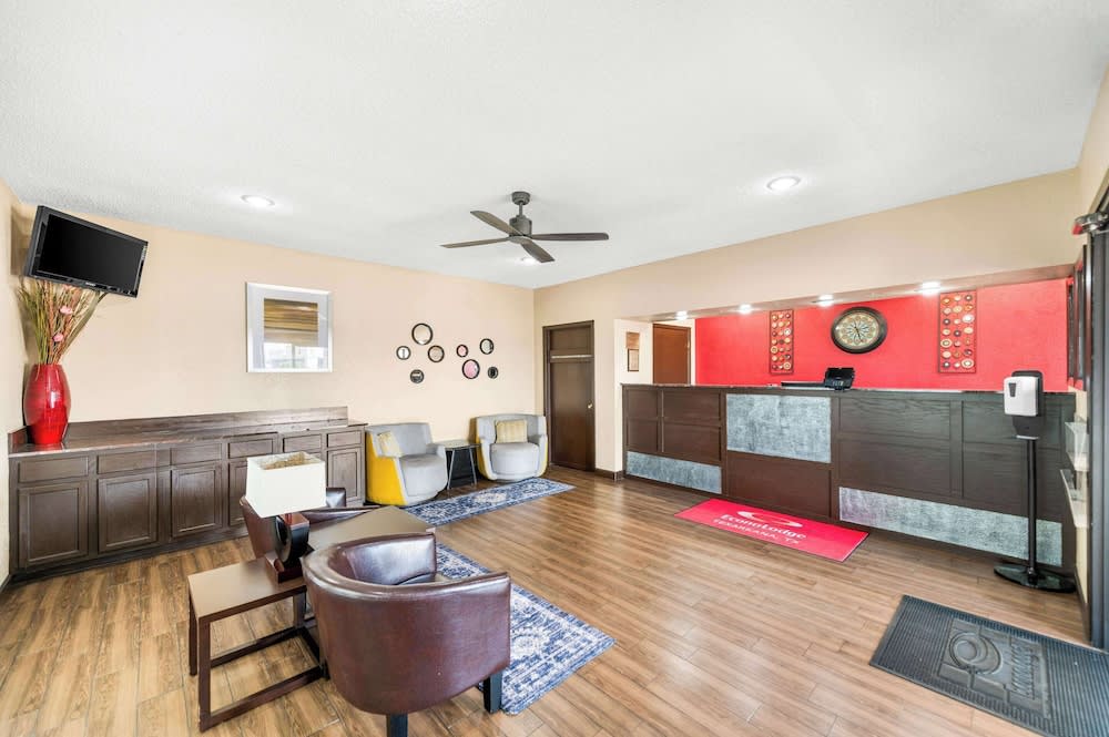 Econo Lodge Texarkana I-30 2