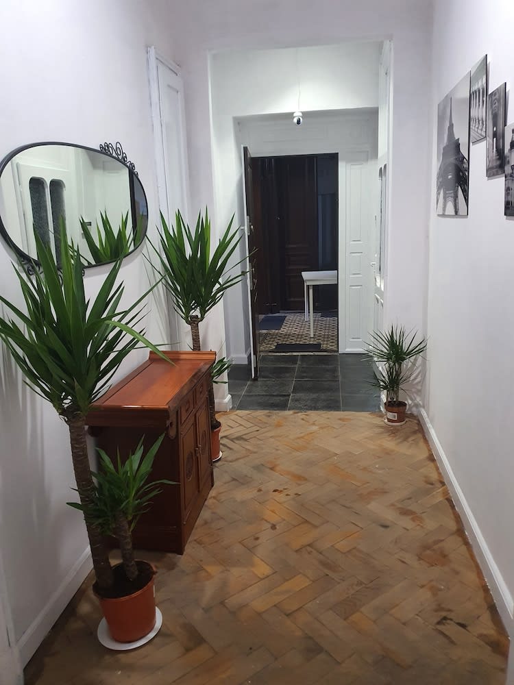 AMEN Aparthotel Curie 8 1