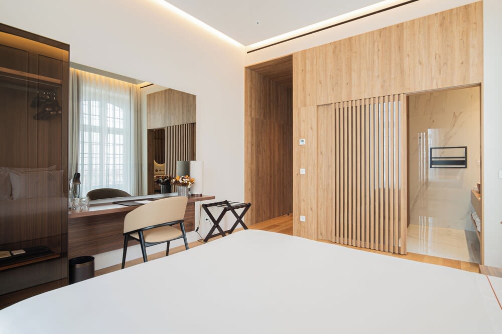 The Lince Santa Clara 4